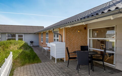Gudmar - 500M from the Sea: Estate, Farm