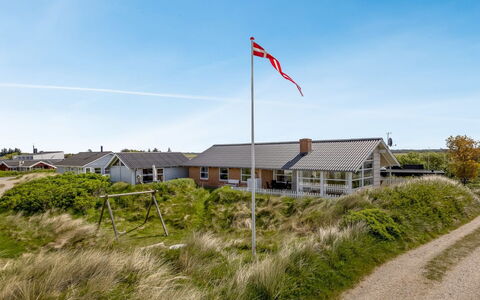 Gudmar - 500M from the Sea: Græs, Hus, Tag, Hjem, Sommerhus, Busk, Land Lot, Landdistrikt, Stuehus, Bunddække