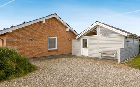 Gudmar - 500M from the Sea: Græs, Hus, Tag, Hjem, Sommerhus, Busk, Land Lot, Landdistrikt, Stuehus, Bunddække