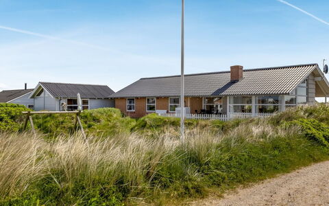 Gudmar - 500M from the Sea: Græs, Hus, Tag, Hjem, Sommerhus, Busk, Land Lot, Landdistrikt, Stuehus, Bunddække