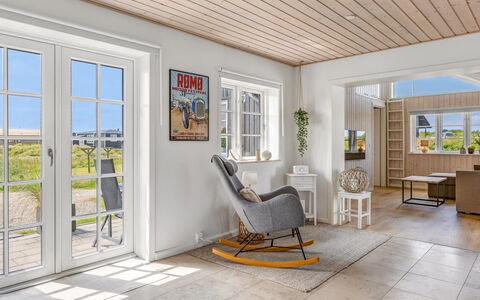 Mikka - 450M from the Sea: Hus, Sommerhus, Tag, Hjem, Sidespor, Estate, Stuehus, Garden Bygninger, Lawn, Have
