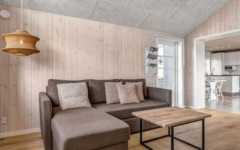 Mikka - 450M from the Sea: Hus, Sommerhus, Tag, Hjem, Sidespor, Estate, Stuehus, Garden Bygninger, Lawn, Have