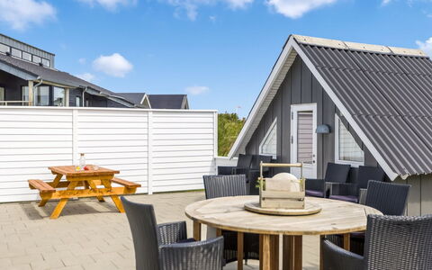 Mikka - 450M from the Sea: Tag, Land Lot, Sommerhus, Hjem, Landdistrikt, Skur, Sidespor, Garden Bygninger, Bjælkehytte, Hytte