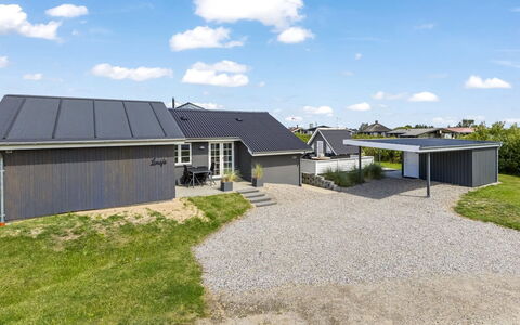 Mikka - 450M from the Sea: Tag, Land Lot, Sommerhus, Hjem, Landdistrikt, Skur, Sidespor, Garden Bygninger, Bjælkehytte, Hytte