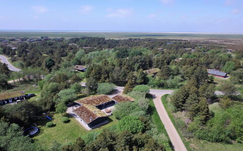 Vieno - 2.6Km from the Sea: Træ, Gulvbelægning, Møbel, Håndvask, Indretning, Etage, Større Bandage, Countertop, Sanitærarmatur, Køkken