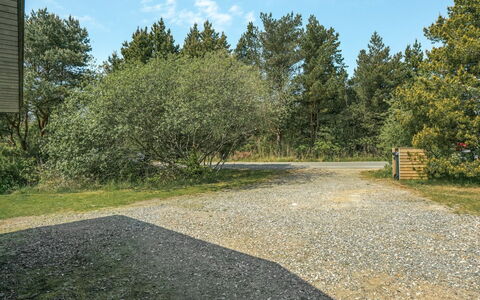 Vieno - 2.6Km from the Sea: Træ, Gulvbelægning, Møbel, Håndvask, Indretning, Etage, Større Bandage, Countertop, Sanitærarmatur, Køkken