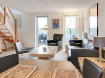 sakari - 300m From The Sea