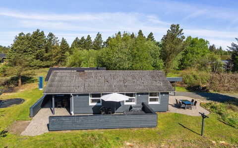 Glenna - 1.8Km from the Sea: Græs, Hus, Tag, Hjem, Sommerhus, Busk, Land Lot, Landdistrikt, Stuehus, Bunddække
