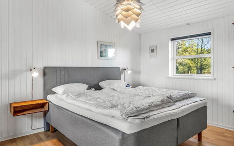 Dietmar - 2.8Km from the Sea: Gulvbelægning, Indretning, Loft, Etage, Soveværelse, Seng, Sengetøj, Sengetøj, Lysarmatur, Sengetøj