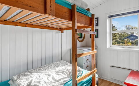 Dietmar - 2.8Km from the Sea: Køjeseng, Træ, Soveværelse, Loft, Indretning, Hjem, Seng, Bejdse, Hårdttræ, Etage