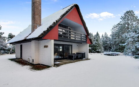 Vendela - 2.5Km from the Sea: Tag, Sommerhus, Hjem, Skygge, Sidespor, Stuehus, Veranda, Udendørs Struktur, Garden Bygninger
