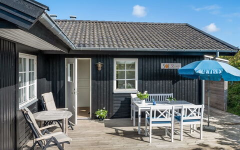 Aise - 75M from the Sea: Tag, Land Lot, Sommerhus, Hjem, Landdistrikt, Skur, Sidespor, Garden Bygninger, Bjælkehytte, Hytte