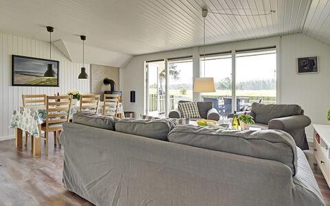 Brunon - 1.5Km from the Sea: Træ, Couch, Sommerhus, Hårdttræ, Stue, Trægulve, Planke, Sofa Seng, Køkken & Spisebord