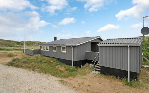 Stojmena - 200M from the Sea: Busk, Urban Design, Bunddække, Mursten, Lejlighed, Estate, Murværk, Altan, Landscaping