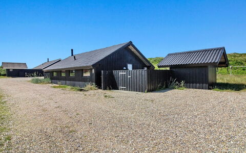 Auli - 200M from the Sea: Estate, Farm