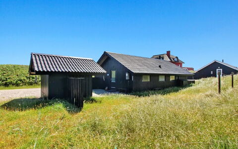 Auli - 200M from the Sea: Estate, Farm