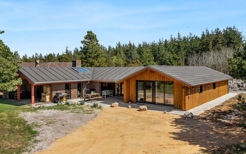 Etti - 1Km from the Sea