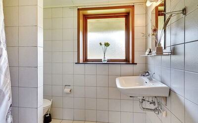 Etti - 1Km from the Sea