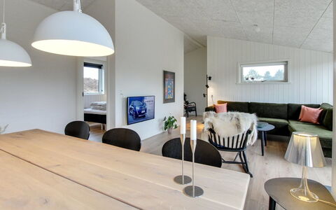 Jirina - 750M from the Sea: Loft, Gulvbelægning, Indretning, Lysarmatur, Etage, Møbel, Hjem, Køkken & Spisebord, Stol, Stue