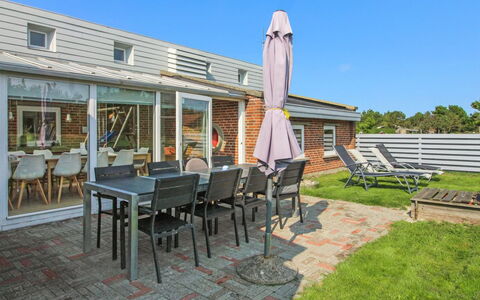 Liska - 1Km from the Sea: Græs, Hus, Tag, Hjem, Sommerhus, Busk, Land Lot, Landdistrikt, Stuehus, Bunddække