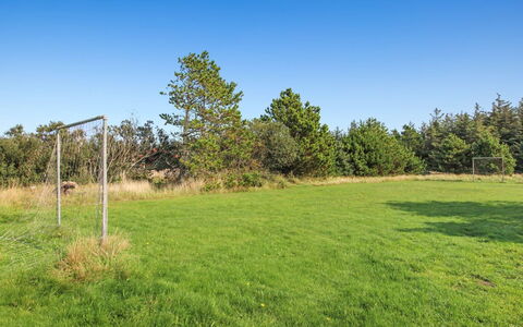 Liska - 1Km from the Sea: Græs, Hus, Tag, Hjem, Sommerhus, Busk, Land Lot, Landdistrikt, Stuehus, Bunddække
