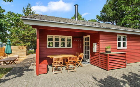 Svenja - 600M from the Sea: Hus, Sommerhus, Tag, Garden Bygninger, Skygge, Skur, Backyard, Udendørs Møbler, Gård, Lawn