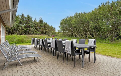 Janita - 800M from the Sea: Busk, Urban Design, Bunddække, Mursten, Lejlighed, Estate, Murværk, Altan, Landscaping