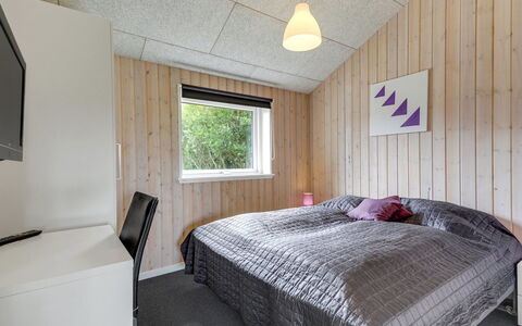 Janita - 800M from the Sea: Træ, Soveværelse, Hjem, Loft, Indretning, Seng, Sengetøj, Sengetøj, Bed Frame, Fryser