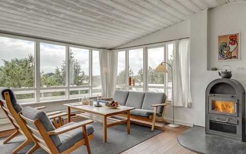 Taimi - 200M from the Sea: Møbel, Indretning, Gulvbelægning, Etage, Couch, Træ, Stol, Loft, Stue, Bord