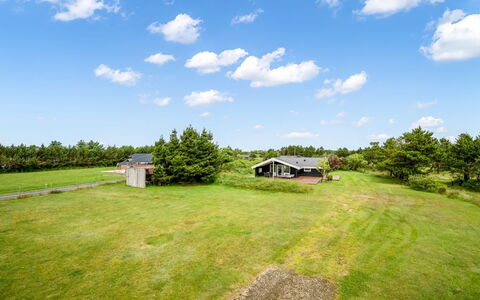 Kari - 900M from the Sea: Tag, Hus, Hjem, Sommerhus, Sidespor, Estate, Indkørsel, Garden Bygninger, Gård, Skur