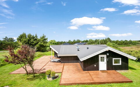 Kari - 900M from the Sea: Tag, Hus, Hjem, Sommerhus, Sidespor, Estate, Indkørsel, Garden Bygninger, Gård, Skur
