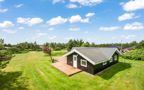 Kari - 900M from the Sea: Tag, Hus, Hjem, Sommerhus, Sidespor, Estate, Indkørsel, Garden Bygninger, Gård, Skur
