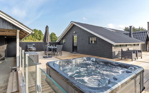 Ellenora - 1Km from the Sea: Plantesamfund, Sollys, Urteagtig Plante, Have, Plantation, Landbrug, Farm