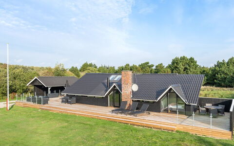 Ellenora - 1Km from the Sea: Plantesamfund, Sollys, Urteagtig Plante, Have, Plantation, Landbrug, Farm