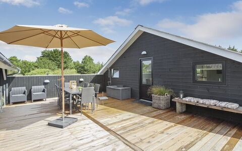 Ellenora - 1Km from the Sea: Plantesamfund, Sollys, Urteagtig Plante, Have, Plantation, Landbrug, Farm