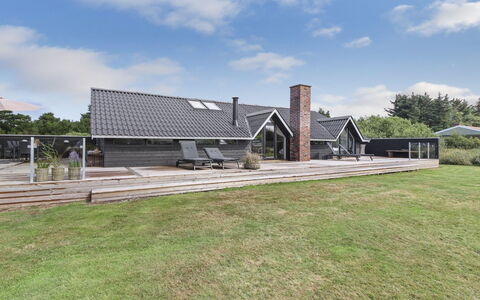 Ellenora - 1Km from the Sea: Plantesamfund, Sollys, Urteagtig Plante, Have, Plantation, Landbrug, Farm