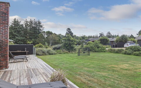 Ellenora - 1Km from the Sea: Plantesamfund, Sollys, Urteagtig Plante, Have, Plantation, Landbrug, Farm