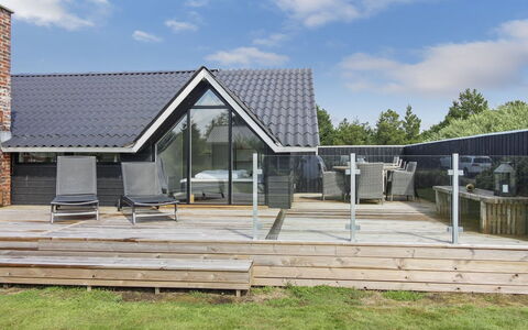 Ellenora - 1Km from the Sea: Plantesamfund, Sollys, Urteagtig Plante, Have, Plantation, Landbrug, Farm