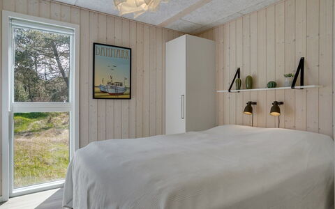 Delan - 1.3Km from the Sea: Soveværelse, Træ, Gulvbelægning, Indretning, Loft, Etage, Seng, Sengetøj, Sengetøj, Bed Frame