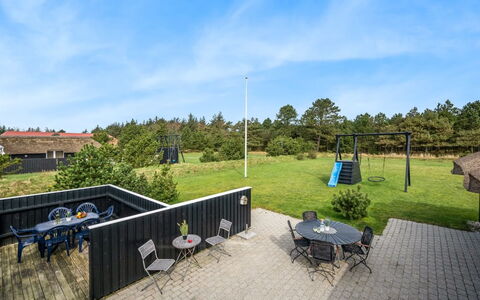 Hothbrod - 1.2Km from the Sea: Busk, Urban Design, Bunddække, Mursten, Lejlighed, Estate, Murværk, Altan, Landscaping