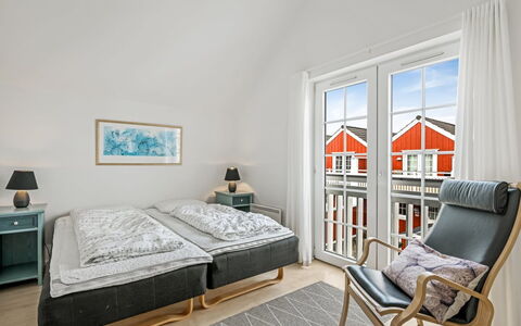 Sote - 1.2Km from the Sea: Busk, Urban Design, Bunddække, Mursten, Lejlighed, Estate, Murværk, Altan, Landscaping