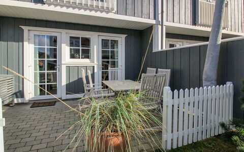 Sote - 1.2Km from the Sea: Græs, Hus, Tag, Sommerhus, Hjem, Busk, Stuehus, Land Lot, Landdistrikt