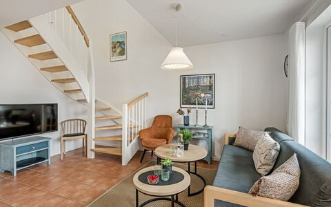 Sote - 1.2Km from the Sea: Græs, Hus, Tag, Sommerhus, Hjem, Busk, Stuehus, Land Lot, Landdistrikt