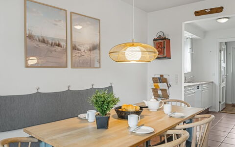 Sote - 1.2Km from the Sea: Græs, Hus, Tag, Sommerhus, Hjem, Busk, Stuehus, Land Lot, Landdistrikt