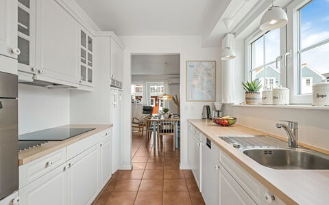 Sote - 1.2Km from the Sea: Græs, Hus, Tag, Sommerhus, Hjem, Busk, Stuehus, Land Lot, Landdistrikt