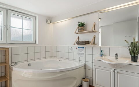 Sote - 1.2Km from the Sea: Græs, Hus, Tag, Sommerhus, Hjem, Busk, Stuehus, Land Lot, Landdistrikt