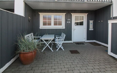 Sote - 1.2Km from the Sea: Græs, Hus, Tag, Sommerhus, Hjem, Busk, Stuehus, Land Lot, Landdistrikt