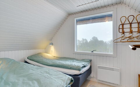 Reiko - 1.5Km from the Sea: Træ, Loft, Soveværelse, Etage, Gulvbelægning, Sengetøj, Indretning, Sengetøj, Seng, Bed Frame