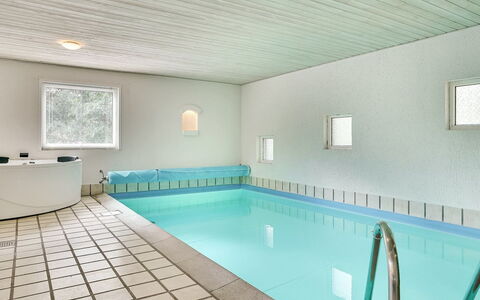 Aurelia - 500M to the Fjord: Indretning, Møbel, Gulvbelægning, Etage, Loft, Belysning, Værelse, Seng, Soveværelse, Stol