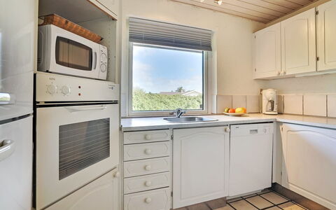 Aurelia - 500M to the Fjord: Køkken, Gulvbelægning, Større Bandage, Indretning, Etage, Køkken Apparat, Countertop, Loft, Cabinetry, Værelse